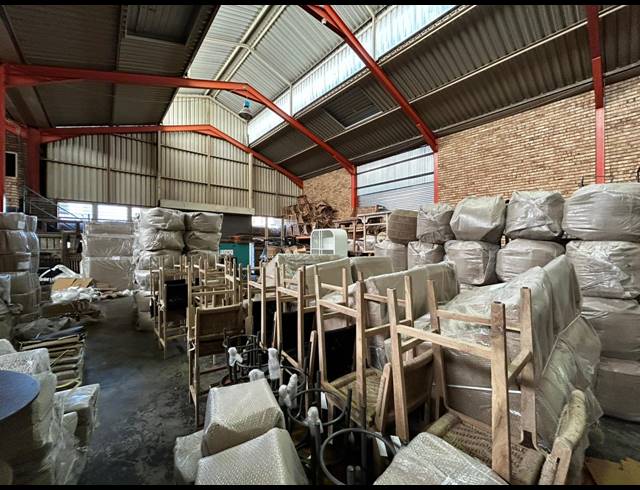 766M² WAREHOUSE TO LET IN KRAMERVILLE